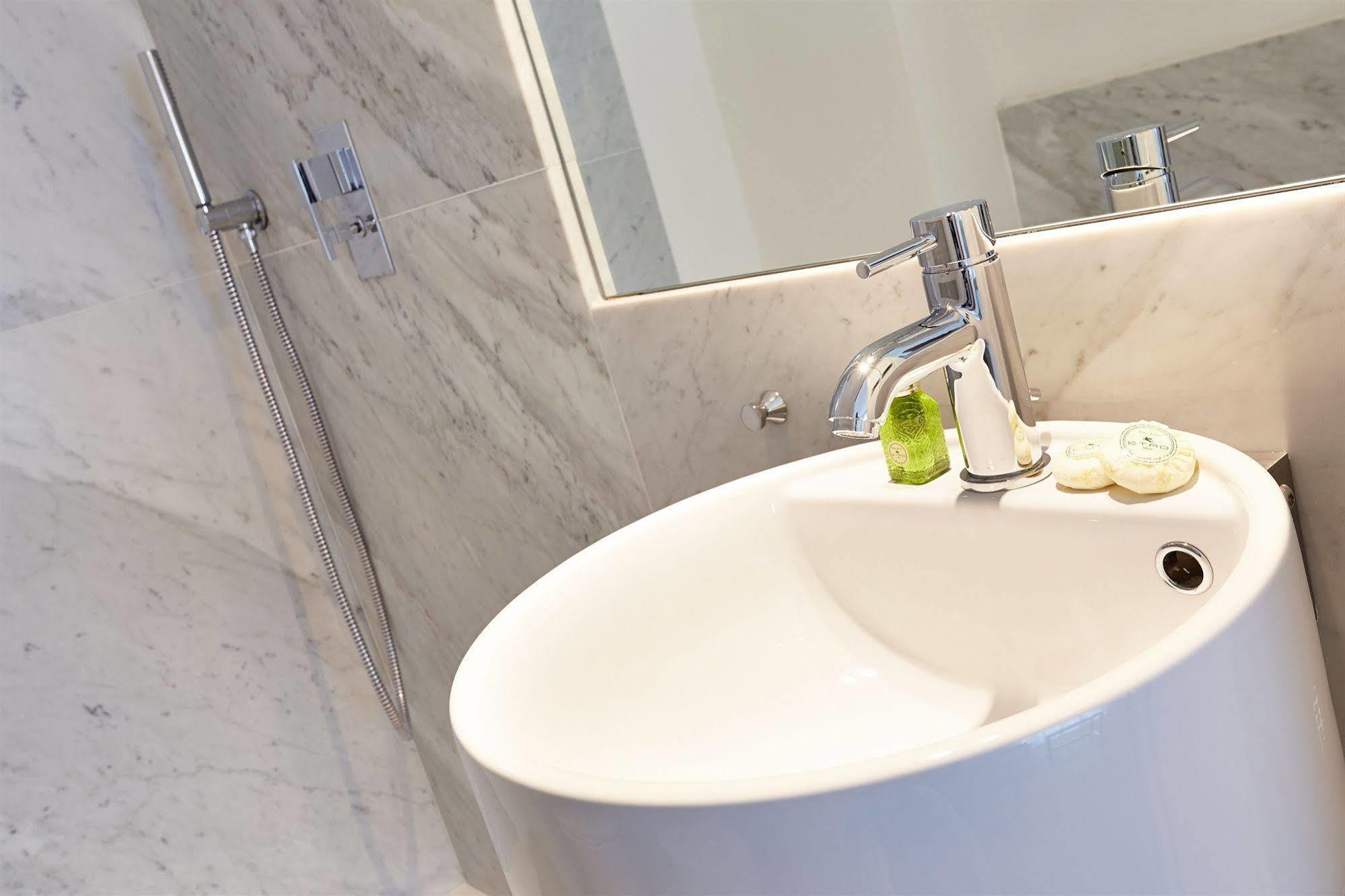 Suite Home Moncada Palermo Buitenkant foto